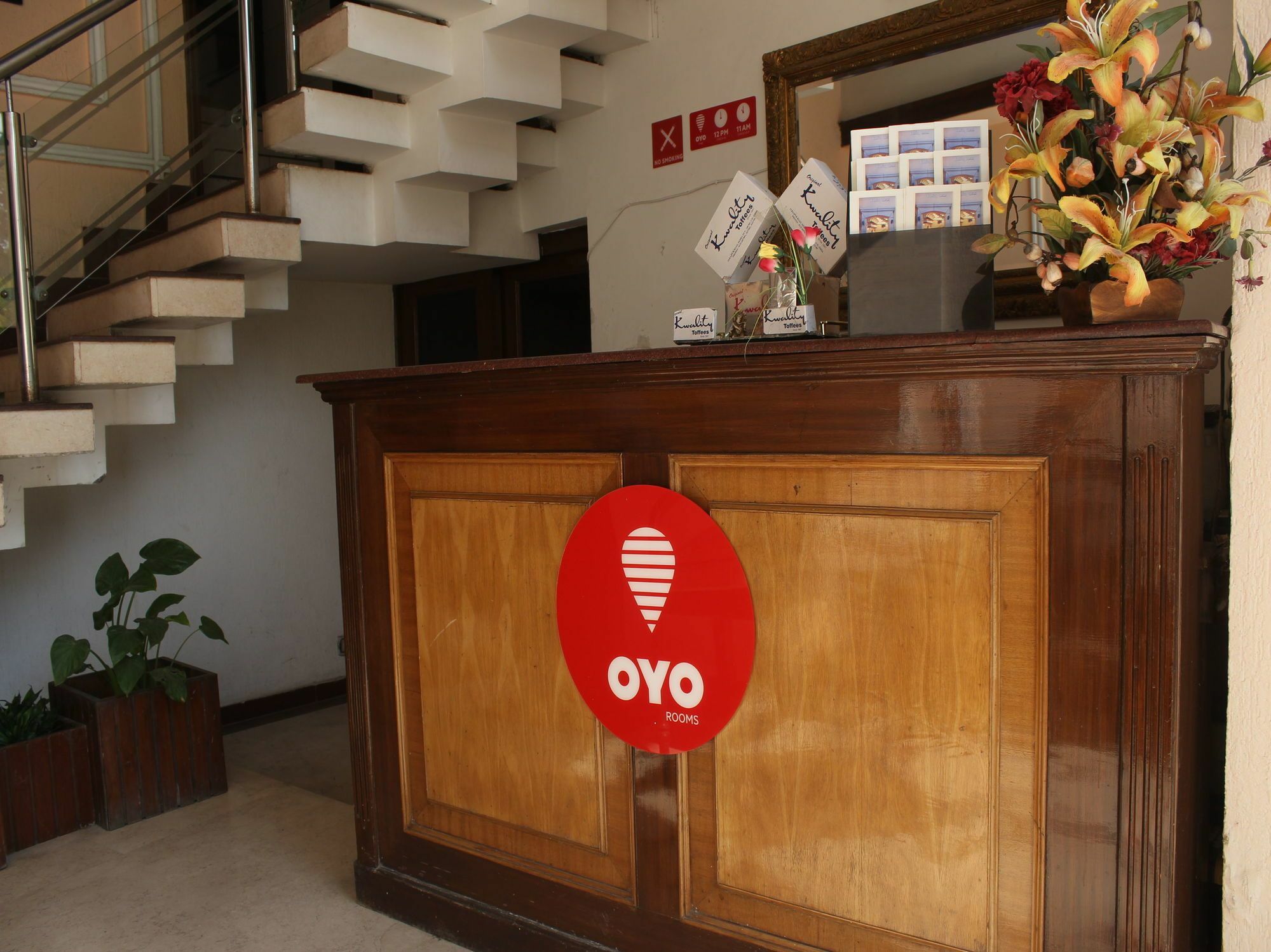 Oyo-5232夸利提酒店 德拉敦 外观 照片